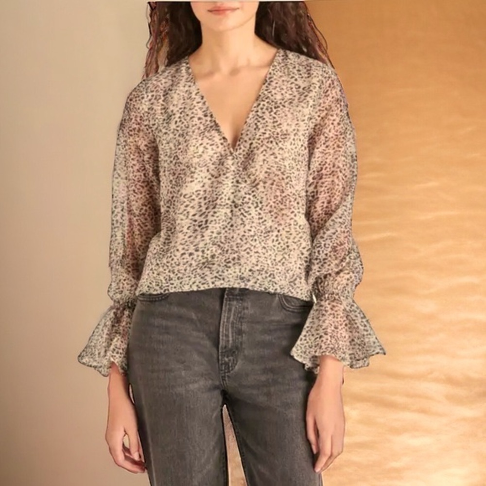 Steve Madden Leopard Print Long Sleeve Semi Sheer Chiffon Ruffled Cuff Top Med